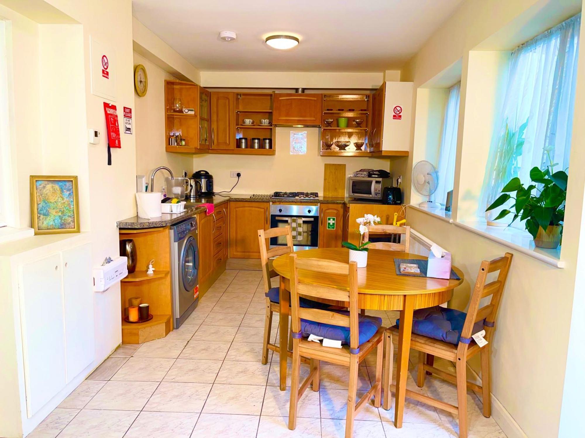 Apartament 2 Bed Studio-free Parking-pet Friendly-garden Londra