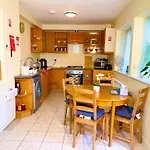 2 Bed Studio-Free Parking-Pet Friendly-Garden