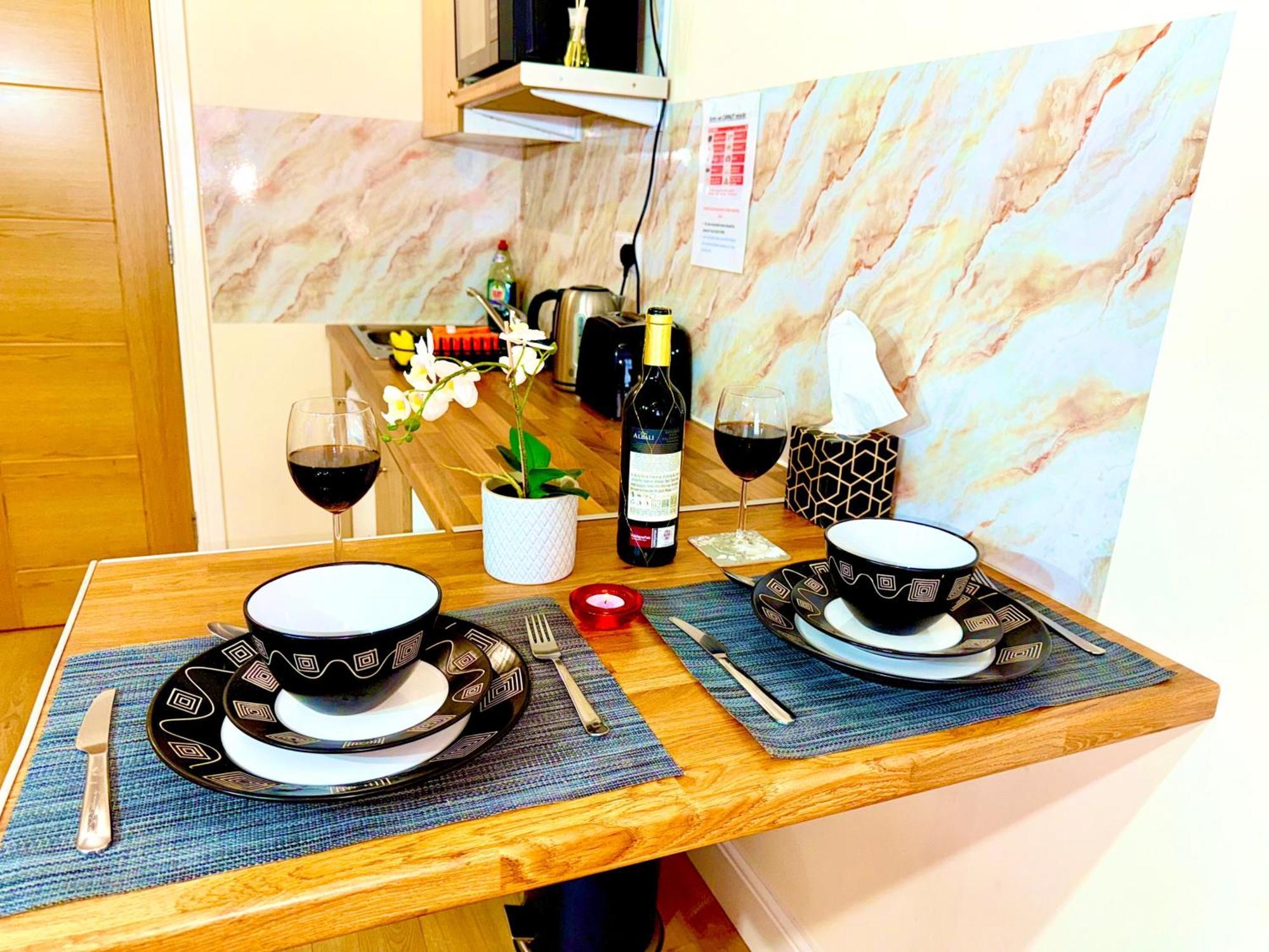 2 Bed Studio-free Parking-pet Friendly-garden Appartamento Londra