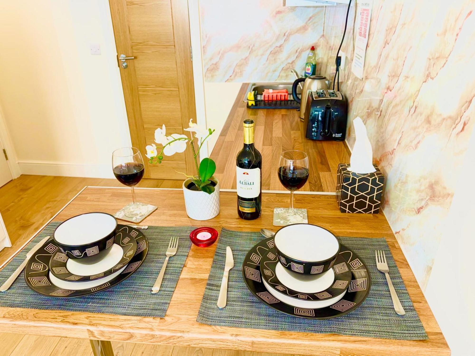 2 Bed Studio-free Parking-pet Friendly-garden Londra